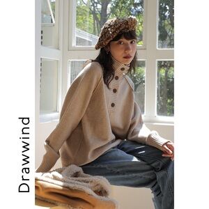 Drawwind button high collar knitted sweater